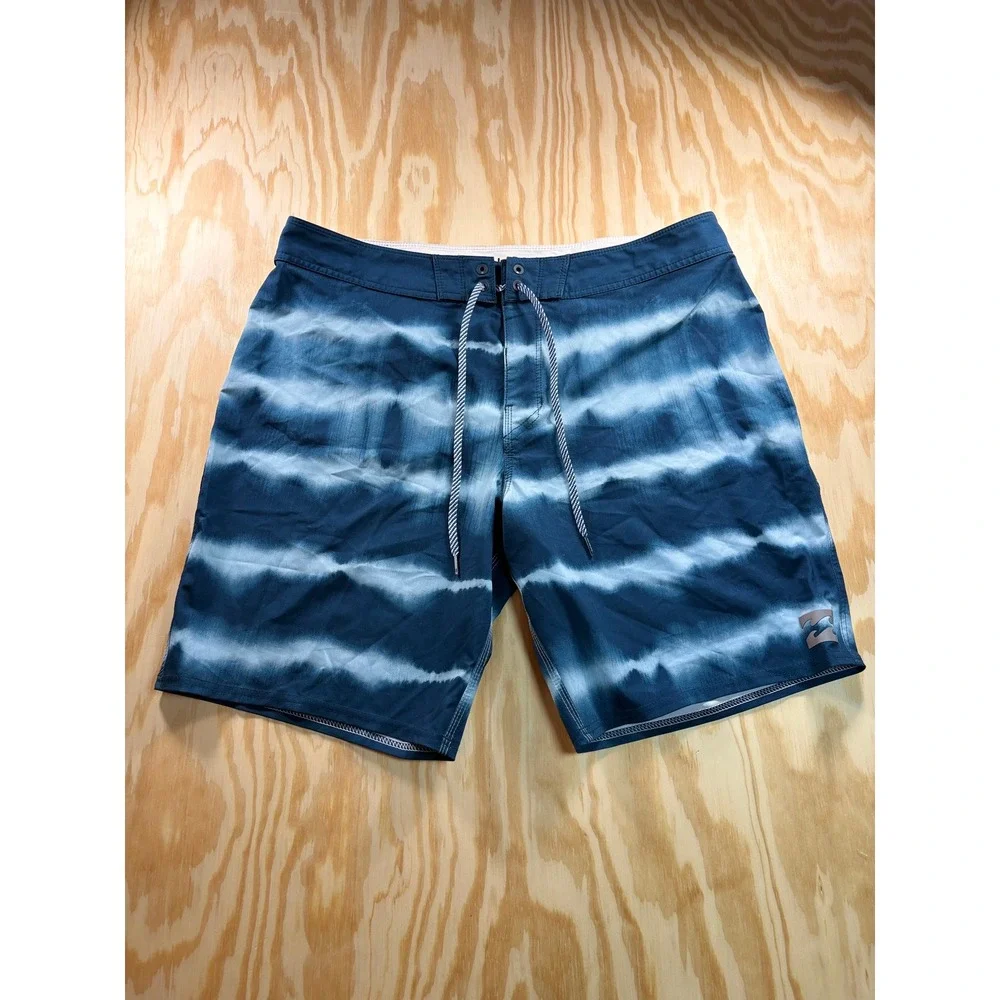 Billabong Platinum X Sundays Mens‎ Blue Tie Dye Stripe Board Shorts Size 36